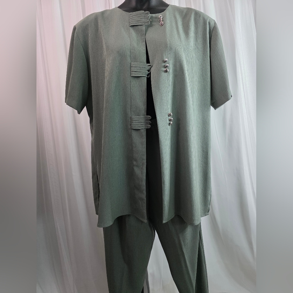 Womens Sage Green Short Sleeve Button-Front Top